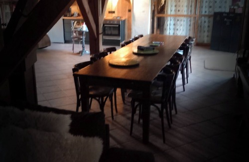 Ceyssat House | House at the foot of the puy de dôme located in the chaine des puys near Vulcania.