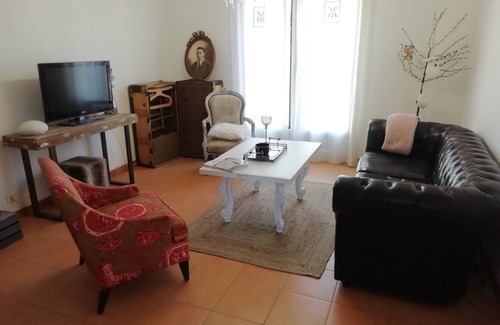 Robion House | House at the foot of the Luberon, 5 minutes from the town center.