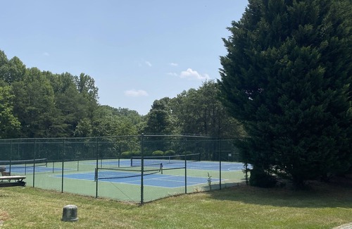 Moneta House | House at the Lake in Moneta! Community pool, private acceas to dock & boat ramp.