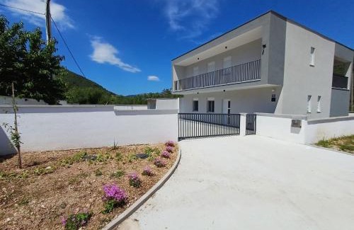 Broce Villa | House Bartulovic -Lucia Apartment with sea view
