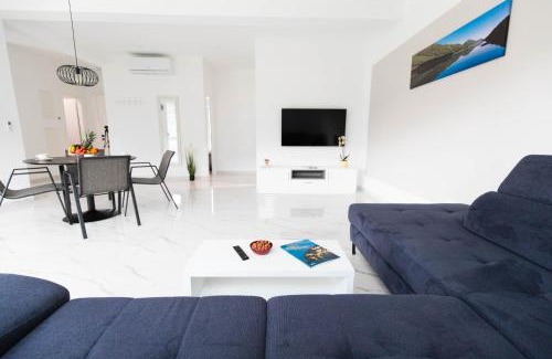 Broce Villa | House Bartulovic -Lucia Apartment with sea view