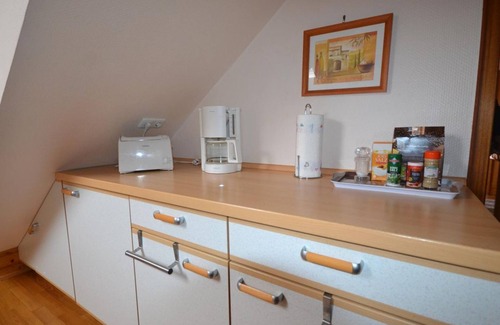 Moelln Apartment | House behind the silver fence - vacation apartment/2 bedrooms/shower, WC