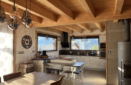 Baratier House | House between Lake and Mountain