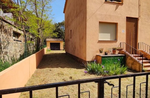 Albanya House | House between mountains, river and sky of stars.n
