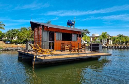 Brasilia House | House Boat "Faroeste Caboclo"