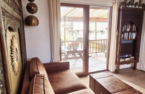 Amsterdam North House | House boat studio with waterfront terrace