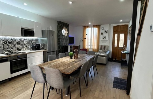 Chalons-en-Champagne House | House bord de Marne 10 persons with swimming pool and jacuzzi