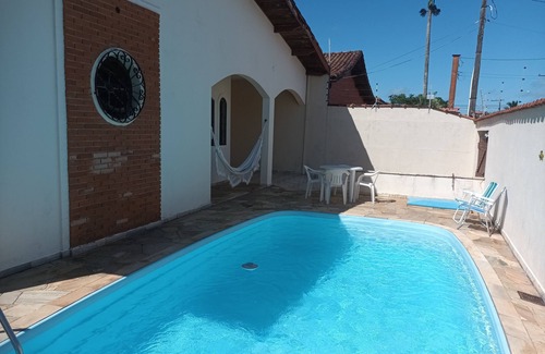Jardim Imperador House | House with pool in upscale neighborhood