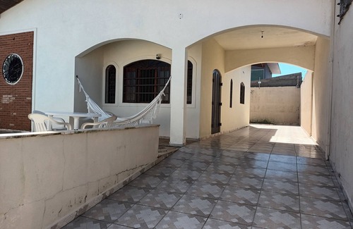 Jardim Imperador House | House with pool in upscale neighborhood