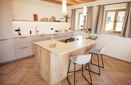 Altenmarkt an der Alz Apartment | House by the pond, 200 sqm for max. 10 people