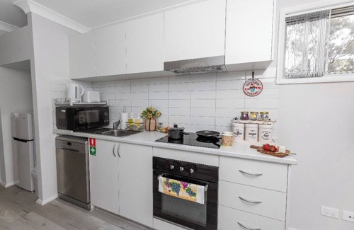 Cessnock House | House By Lavender Lane-nForest views, FREE Parking