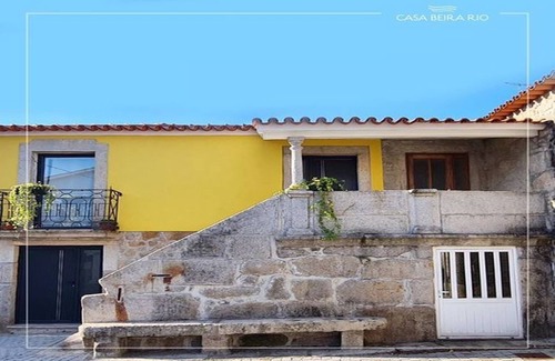 Darque House | House by the River