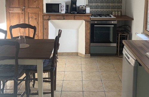Beauvais House | House by the river!