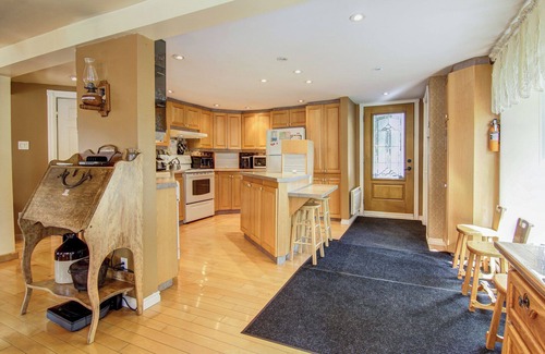 Lac-Saint-Jean-Est Regional County Municipality Ski Chalet | House/Chalet Petits-Fruits (plage Wilson)