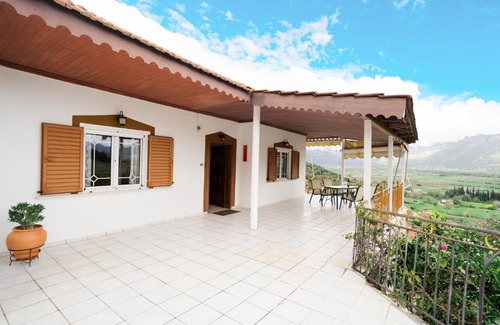 Souli House | House Chariklia