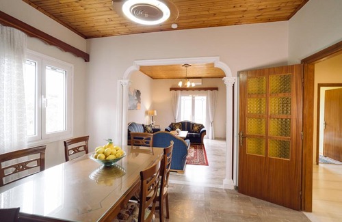 Souli House | House Chariklia