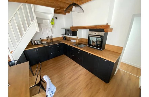 Arnage House | House close to circuit/garage, parking, garden