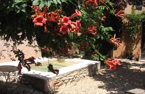 Gargas House | House close to Roussillon, Luberon, Provence pet friendly ,splasch pool