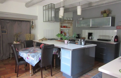 La Baume-de-Transit House | House-Comfort-Private Bathroom-Countryside view-Mas piscine ,boulodrome
