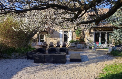 La Baume-de-Transit House | House-Comfort-Private Bathroom-Countryside view-Mas piscine ,boulodrome