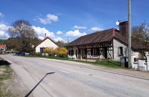 Dosches House | house country close to the city shops shops nearby