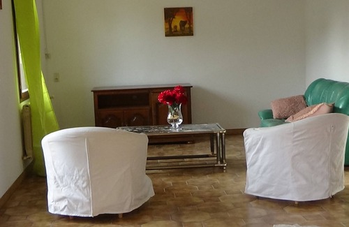 Dosches House | house country close to the city shops shops nearby