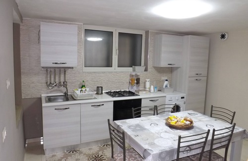 Secondigliano House | House DuezeroSei nearby the airport of Naples