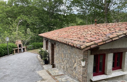 Carabano House | House "El Refugio" (VV.2526.AS)