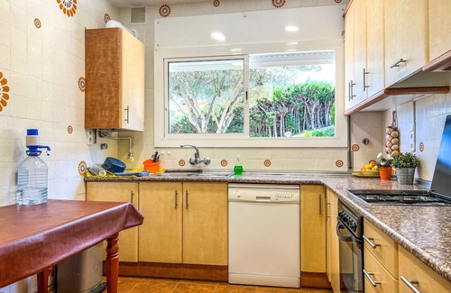 Sant Cebria de Vallalta Ski Chalet | House for 10 people with private pool, barbecue and free Wi-Fi