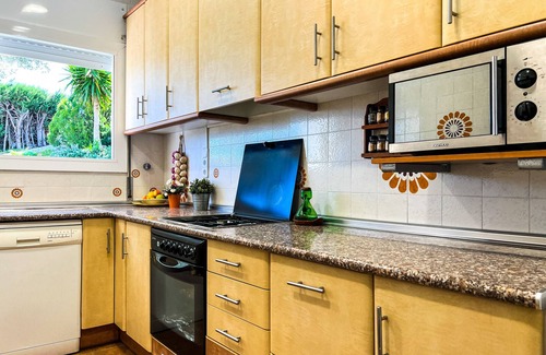 Sant Cebria de Vallalta Ski Chalet | House for 10 people with private pool, barbecue and free Wi-Fi