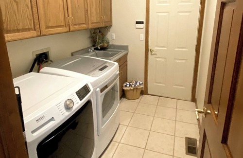 Castle Pines North House | House -Extend your stay to SAVE! Visit Gorgeous Castle Pines, CO- Great location