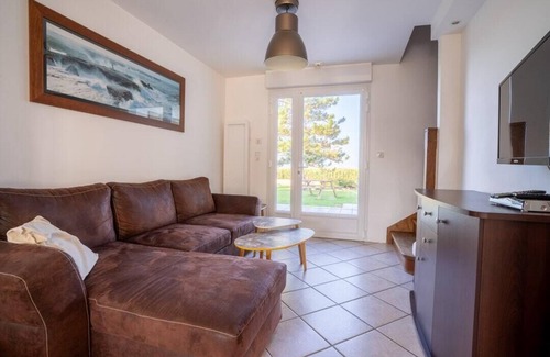 Vierville-sur-Mer House | House facing the sea, with swimming pool and SPAOMAHA GITES