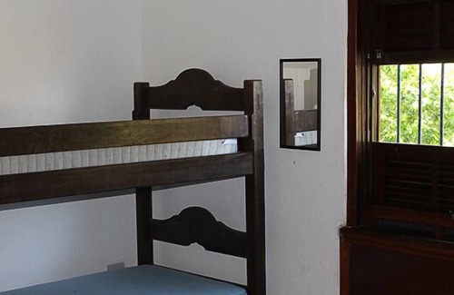 Praia da Enseada House | House facing the sea in the center of Praia da Enseada (16 people)