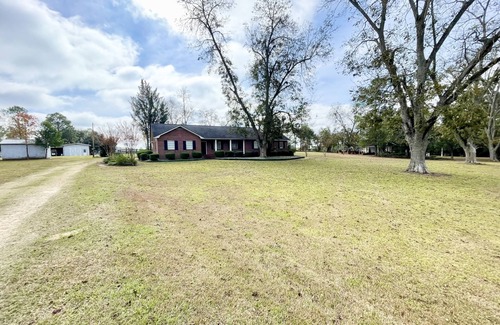 Hartsfield House | House-Family-Ensuite with Shower-Pool View-DeMott House