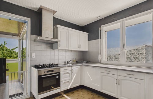 Le Bernard Ski Chalet | House for 2 adults and 2 children with garden