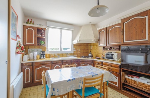 Quartier du Stade House | House for 6 with Garden, Wifi and Private Parking