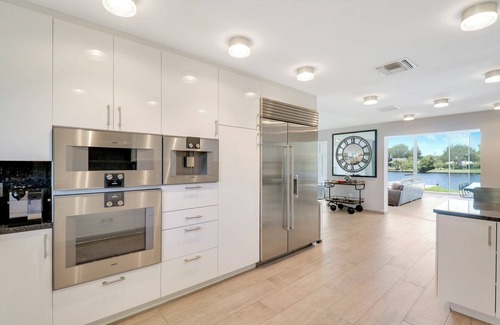 Lake Clarke Shores House | House for 9 people renovated nine benefits and comfort upscale
