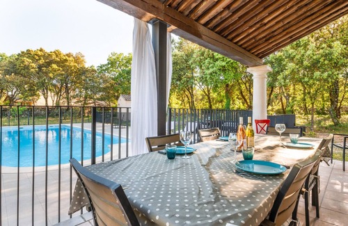 Saint-Restitut Villa | House for rent, in the countryside, private swimming pool in a quiet area