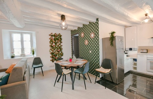 Barbizon House | House
