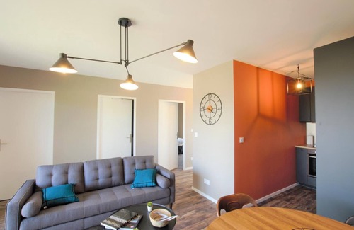 Magnant House | House