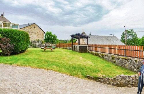 Le Bacon House | House