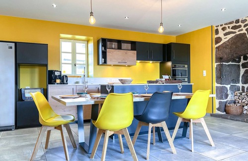 Saint-Cirgues-de-Jordanne House | House with incredible view of the Auvergne volcanoes! near Puy Mary