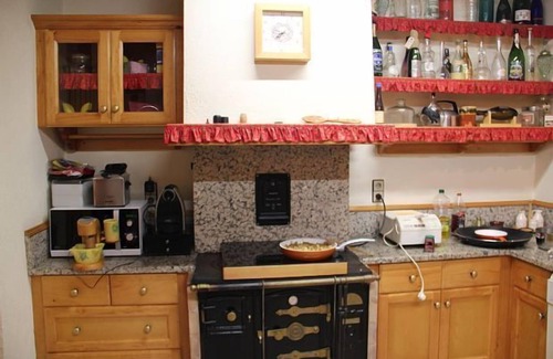 Sant Hilari Sacalm House | House (full rental) maximum 5 people, ideal for families.