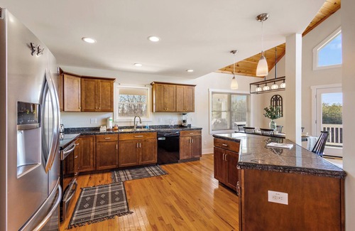 Morganton House | House Galini - Upscale, Outdoorsy Home with Great Amenities