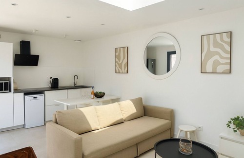 Venelles House | House Garden Pool – The Cherry Tree