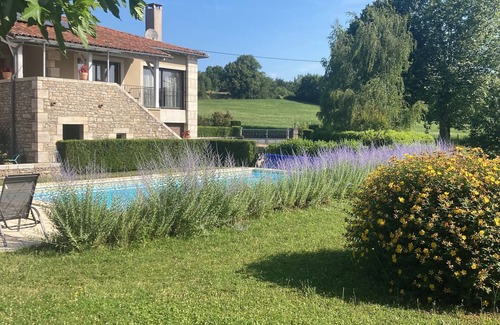 Caylus House | House, good services, pool, green setting, between Quercy and Rouergue