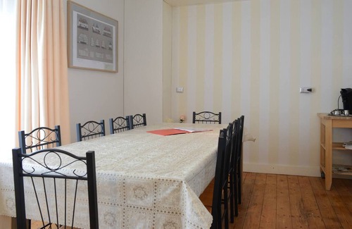 Hommert House | House Hommert 5 Large Bedrooms 10 Single Beds-Wifi