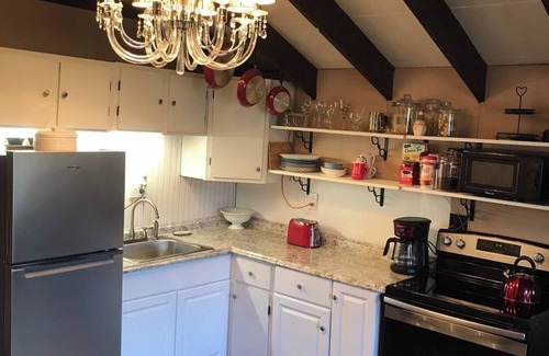 Wilmington House | House hot tub, deck 5miles from mount snow 3 miles from town of Wilmington