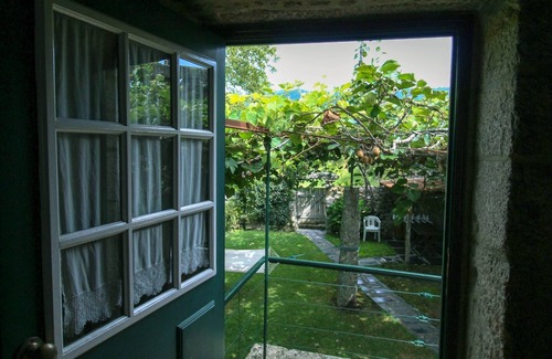 Rates House | House in a farmhouse with pool and tennis court
