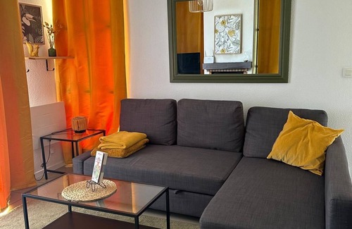 Salles House | House in a green park